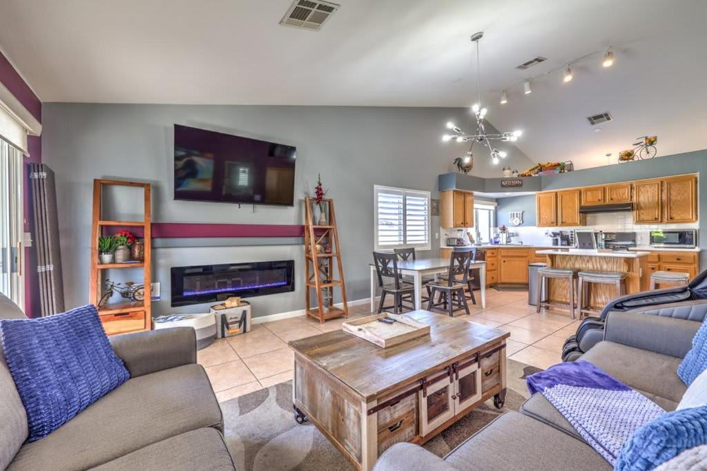 Family Fun For Everyone In Las Vegas- 4 Bedrooms, Billiards, Game Room Henderson Eksteriør bilde