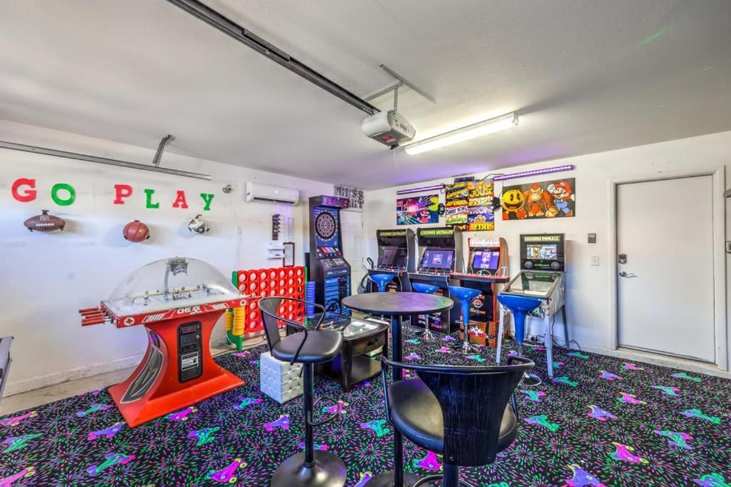Family Fun For Everyone In Las Vegas- 4 Bedrooms, Billiards, Game Room Henderson Eksteriør bilde