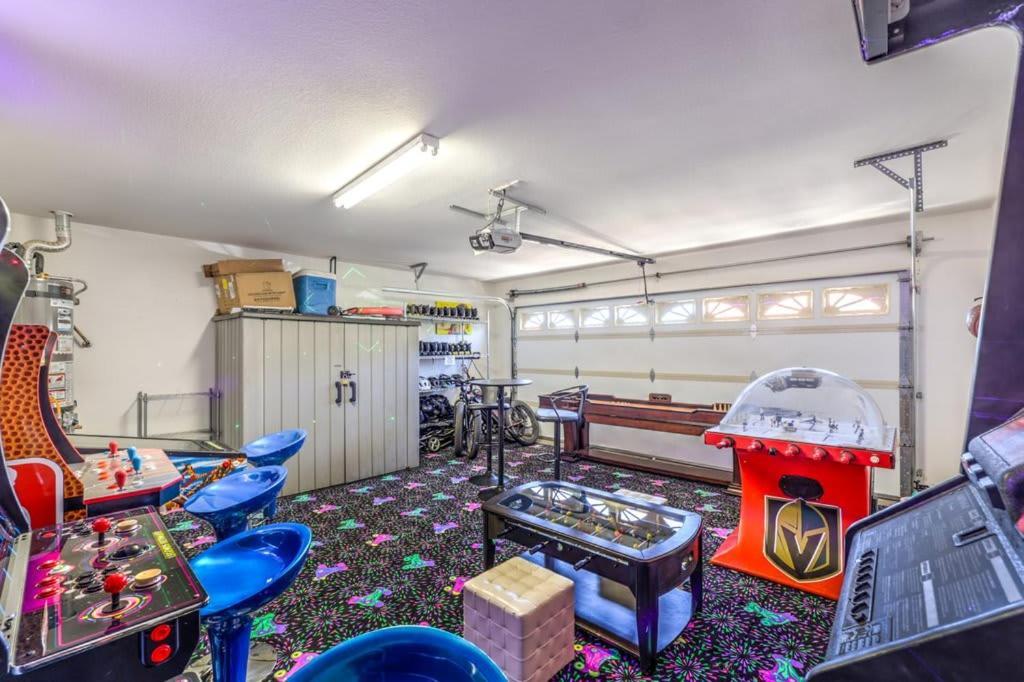 Family Fun For Everyone In Las Vegas- 4 Bedrooms, Billiards, Game Room Henderson Eksteriør bilde