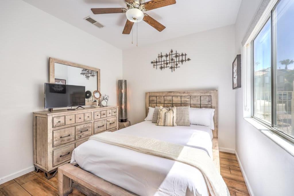 Family Fun For Everyone In Las Vegas- 4 Bedrooms, Billiards, Game Room Henderson Eksteriør bilde