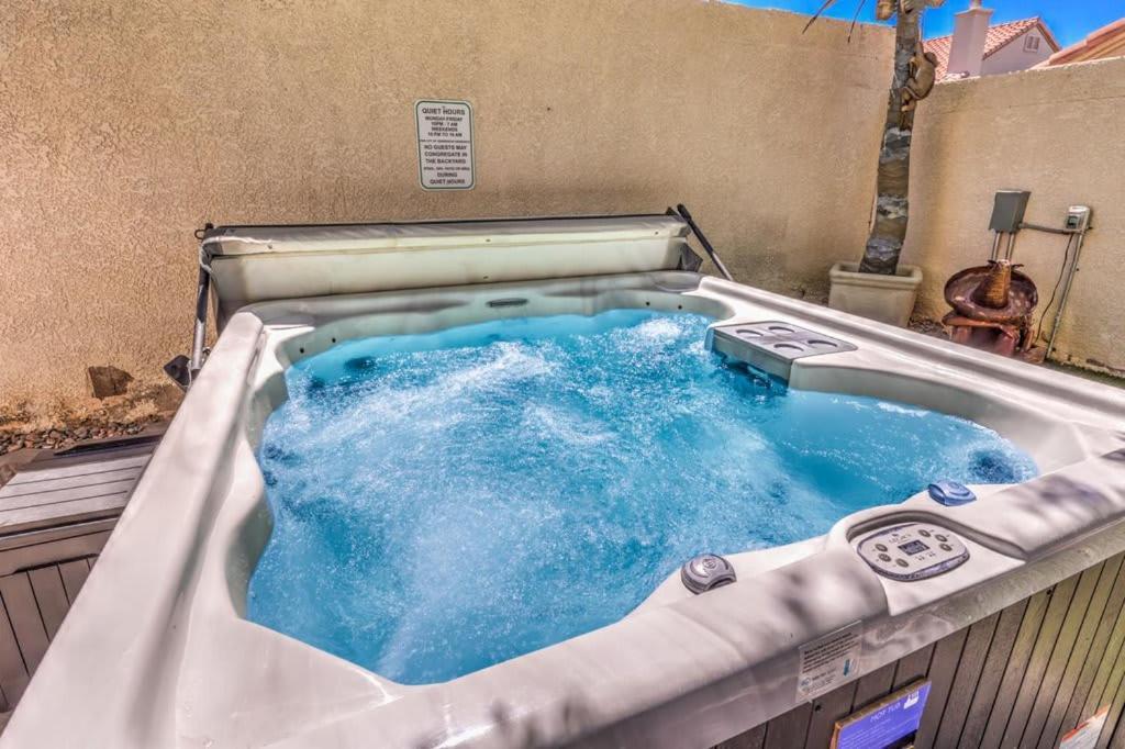 Family Fun For Everyone In Las Vegas- 4 Bedrooms, Billiards, Game Room Henderson Eksteriør bilde