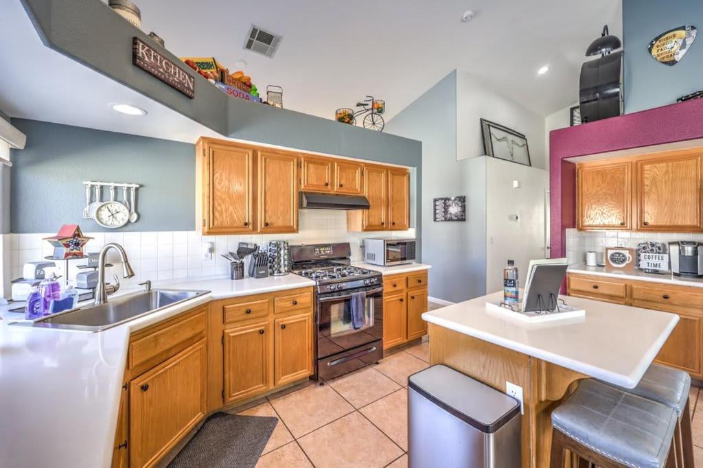 Family Fun For Everyone In Las Vegas- 4 Bedrooms, Billiards, Game Room Henderson Eksteriør bilde