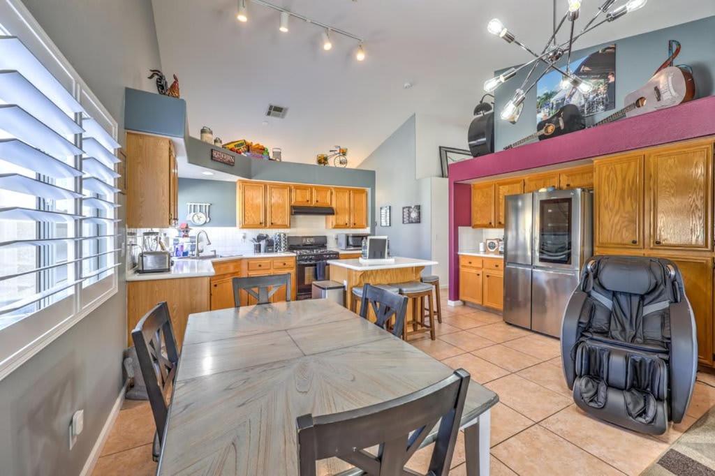 Family Fun For Everyone In Las Vegas- 4 Bedrooms, Billiards, Game Room Henderson Eksteriør bilde