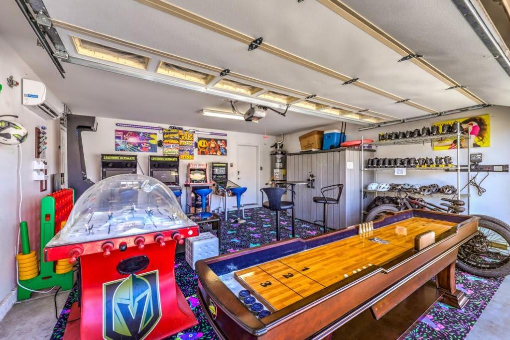Family Fun For Everyone In Las Vegas- 4 Bedrooms, Billiards, Game Room Henderson Eksteriør bilde